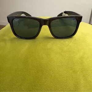 NWT RAY BAN: JUSTIN RB4165 ~includes brand new case & dust cloth.